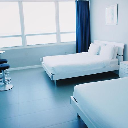 Castle 835 Oceanview Studio On Beach With Pool, Gym, Bars, And Free Parking マイアミビーチ エクステリア 写真