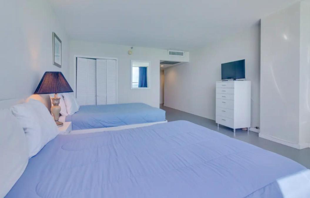 Castle 835 Oceanview Studio On Beach With Pool, Gym, Bars, And Free Parking マイアミビーチ エクステリア 写真