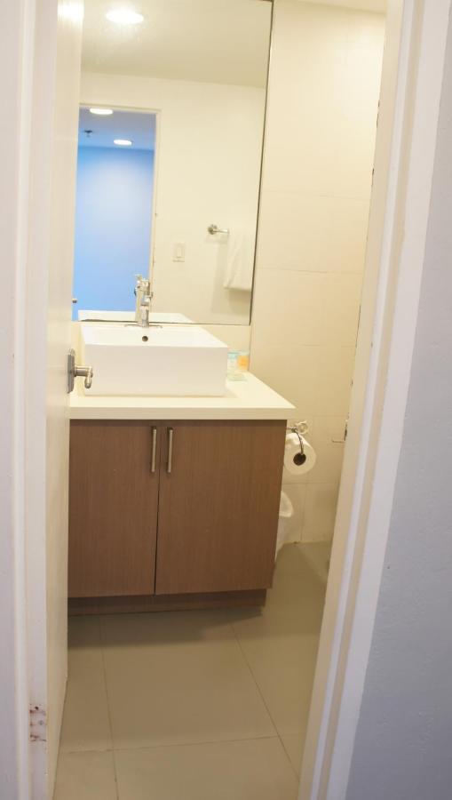 Castle 835 Oceanview Studio On Beach With Pool, Gym, Bars, And Free Parking マイアミビーチ エクステリア 写真