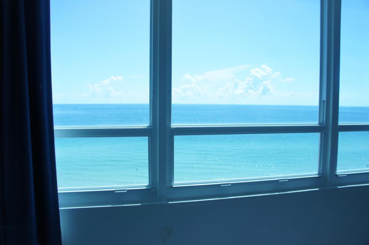 Castle 835 Oceanview Studio On Beach With Pool, Gym, Bars, And Free Parking マイアミビーチ エクステリア 写真
