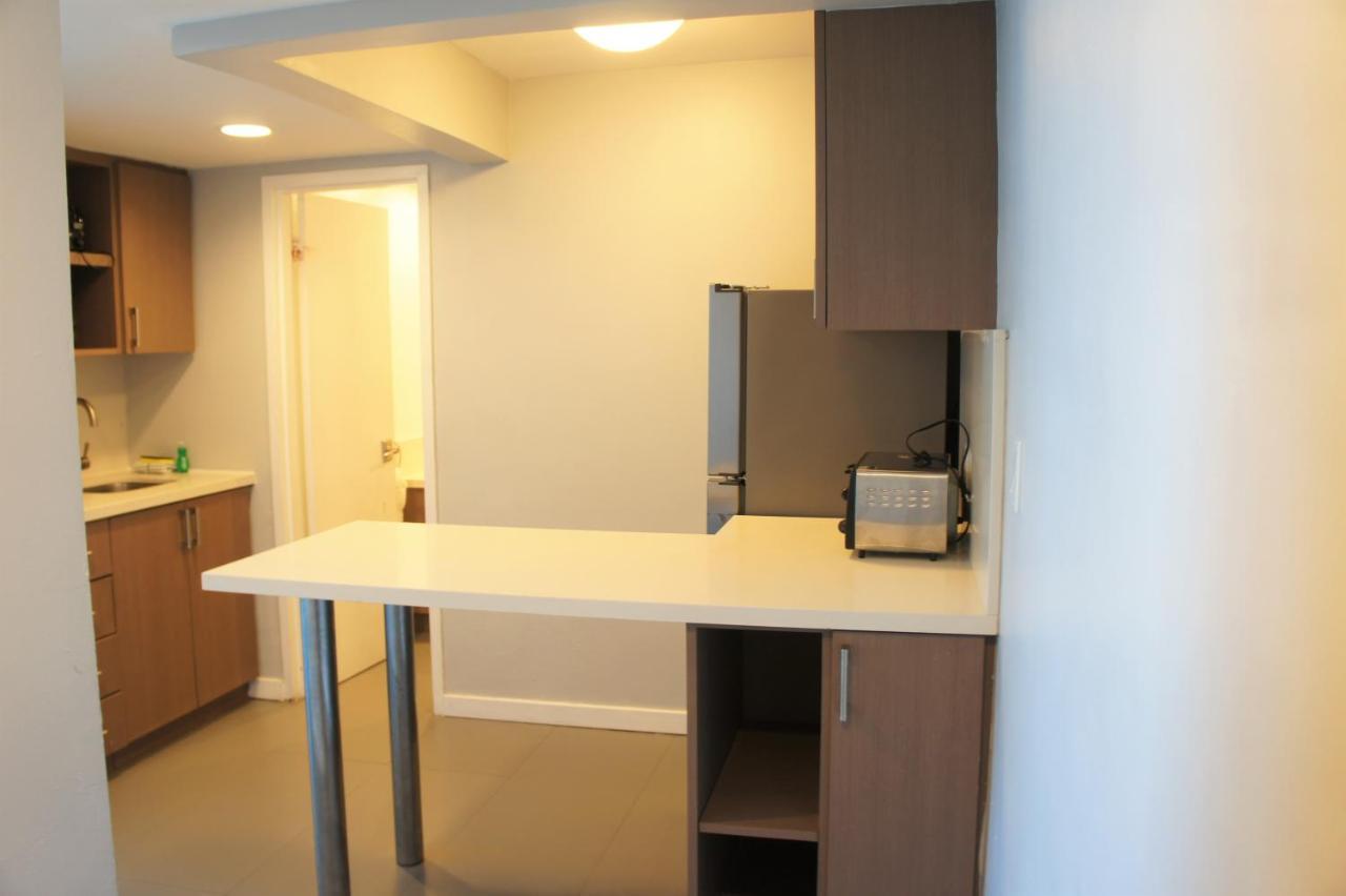 Castle 835 Oceanview Studio On Beach With Pool, Gym, Bars, And Free Parking マイアミビーチ エクステリア 写真