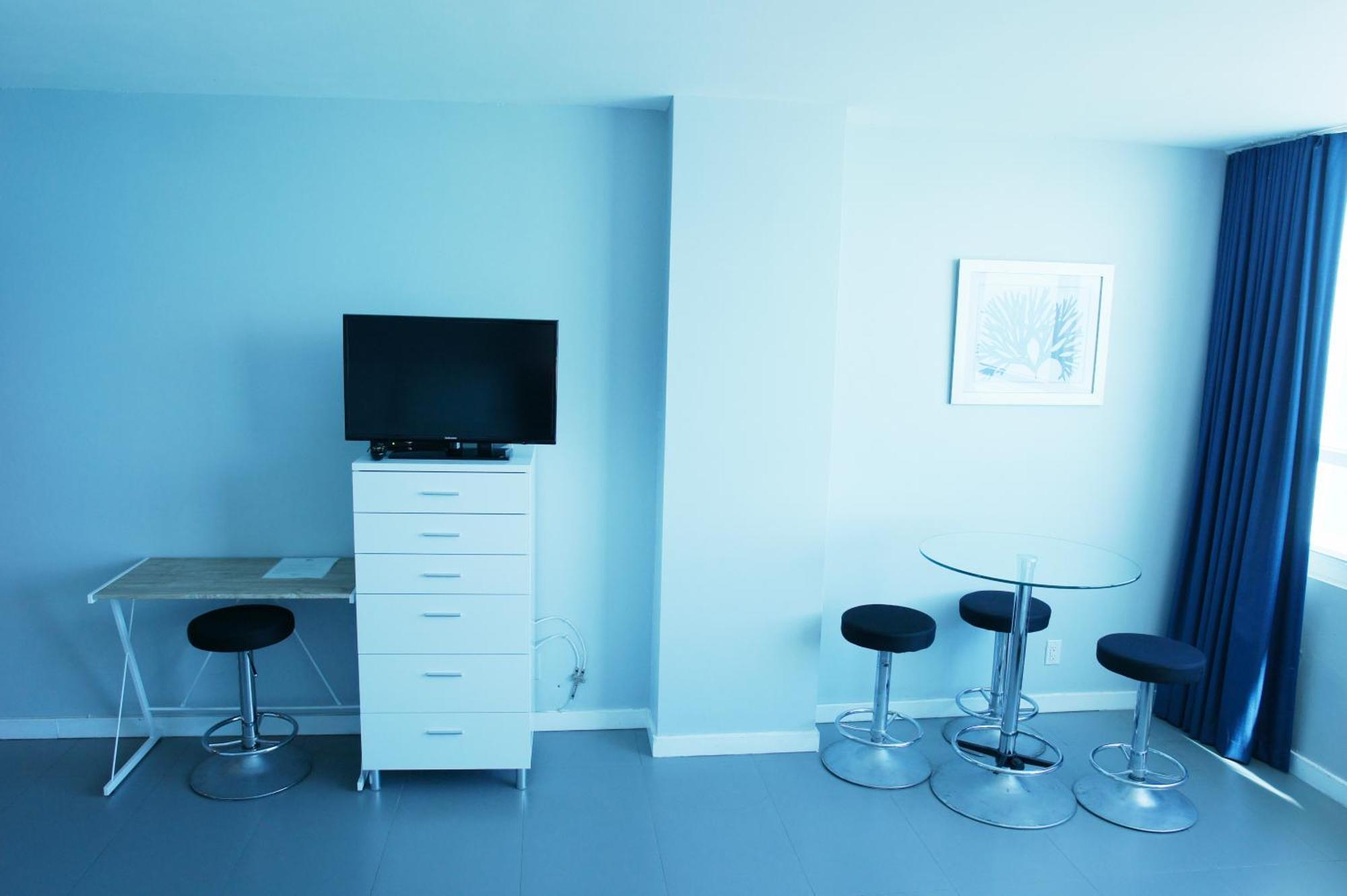 Castle 835 Oceanview Studio On Beach With Pool, Gym, Bars, And Free Parking マイアミビーチ エクステリア 写真