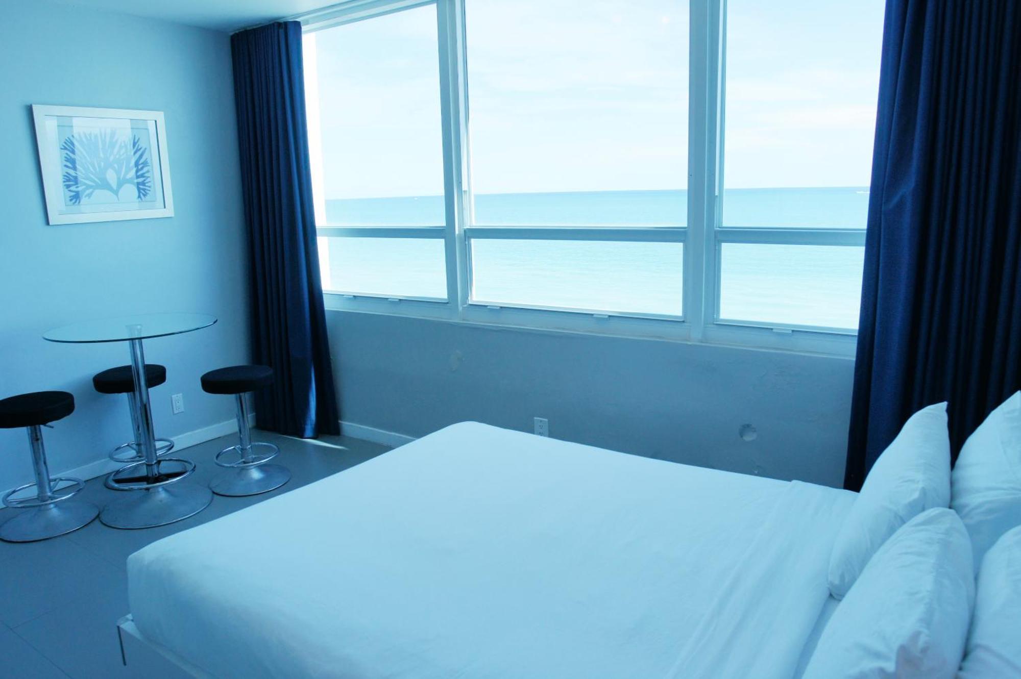 Castle 835 Oceanview Studio On Beach With Pool, Gym, Bars, And Free Parking マイアミビーチ エクステリア 写真