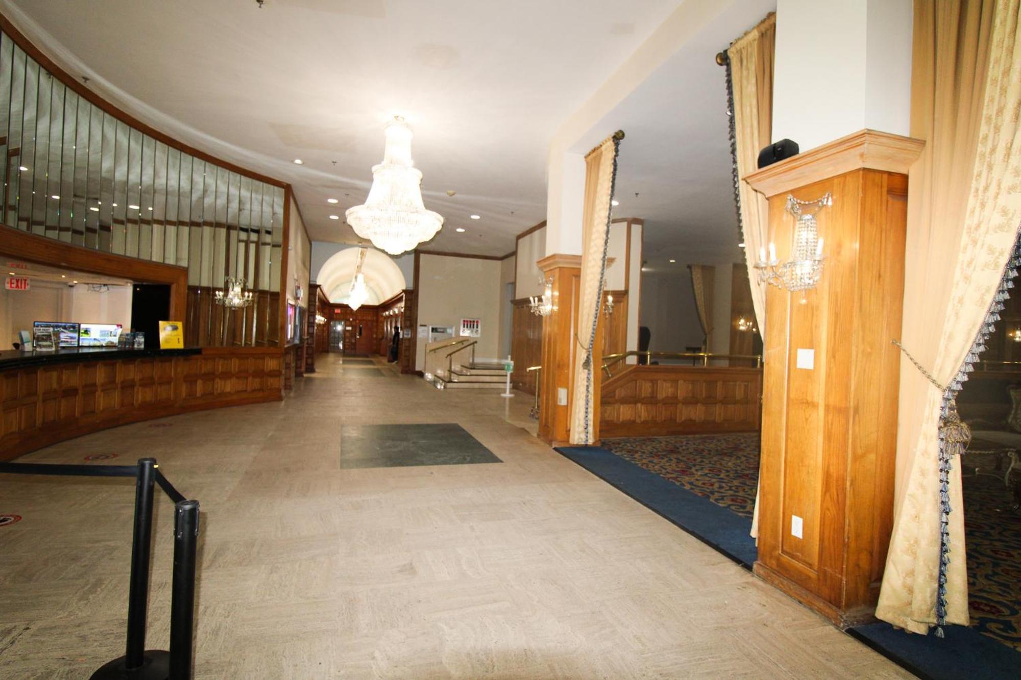 Castle 835 Oceanview Studio On Beach With Pool, Gym, Bars, And Free Parking マイアミビーチ エクステリア 写真